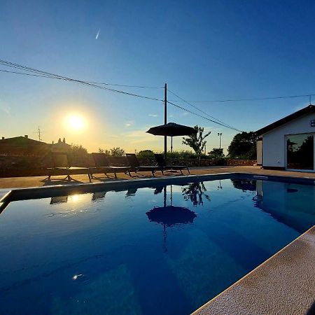 칸파나르 Cozy House With Pool Near Rovinj 아파트 외부 사진