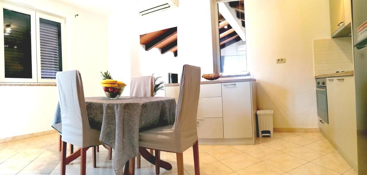 칸파나르 Cozy House With Pool Near Rovinj 아파트 외부 사진
