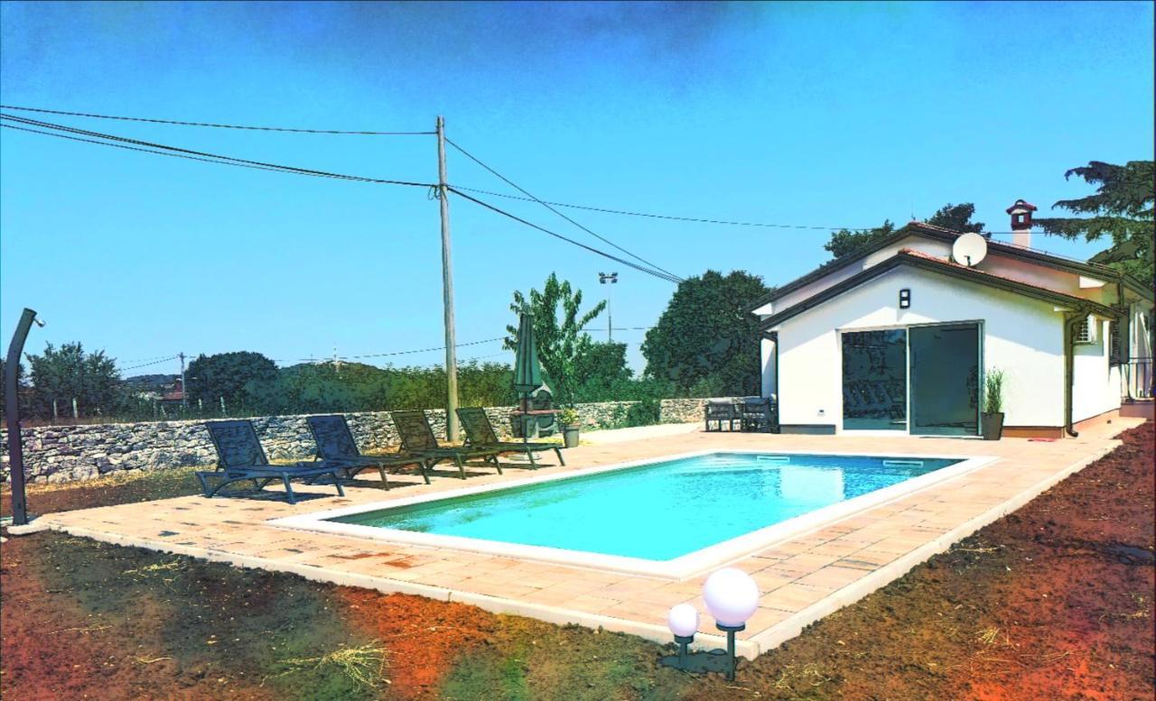 칸파나르 Cozy House With Pool Near Rovinj 아파트 외부 사진